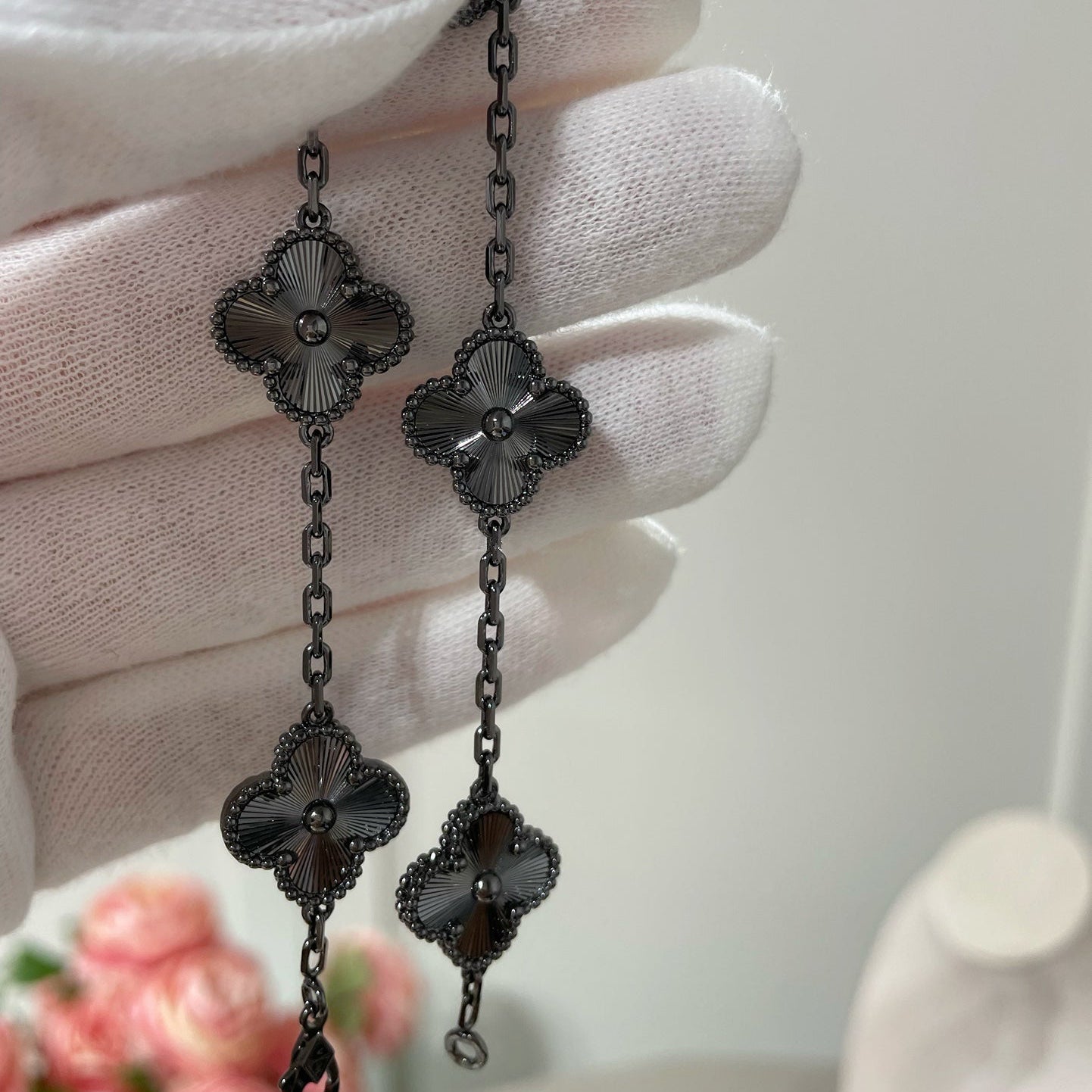 [Lumi]Neues schwarzes Armband mit Kleeblattmotiv (5 Motive)