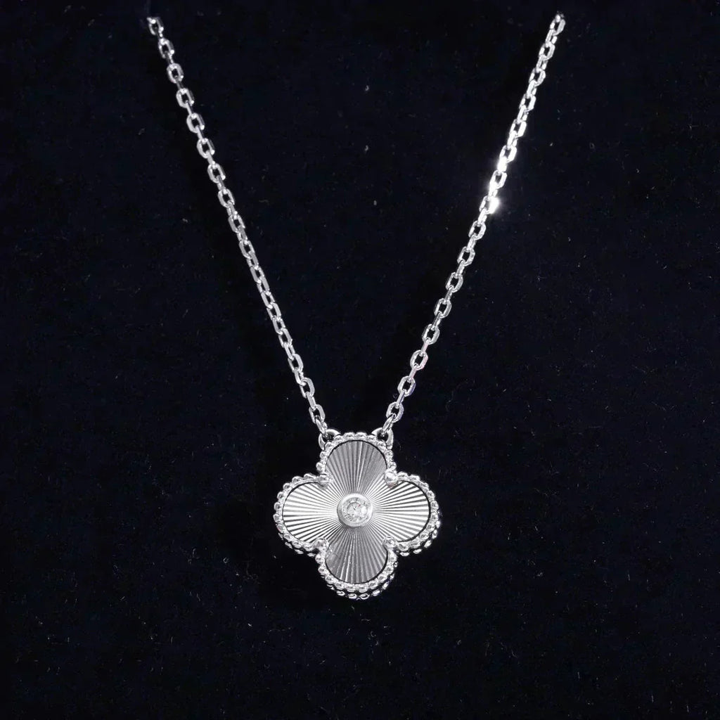 Lumi® CLOVER 15MM DIAMANT-LASER-HALSKETTE SILBER