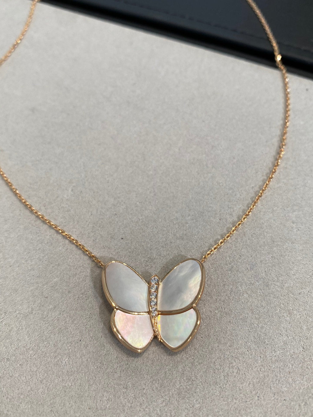 ¡®Lumi¡¯SCHMETTERLING GOLD MOP DIAMANT-KETTE