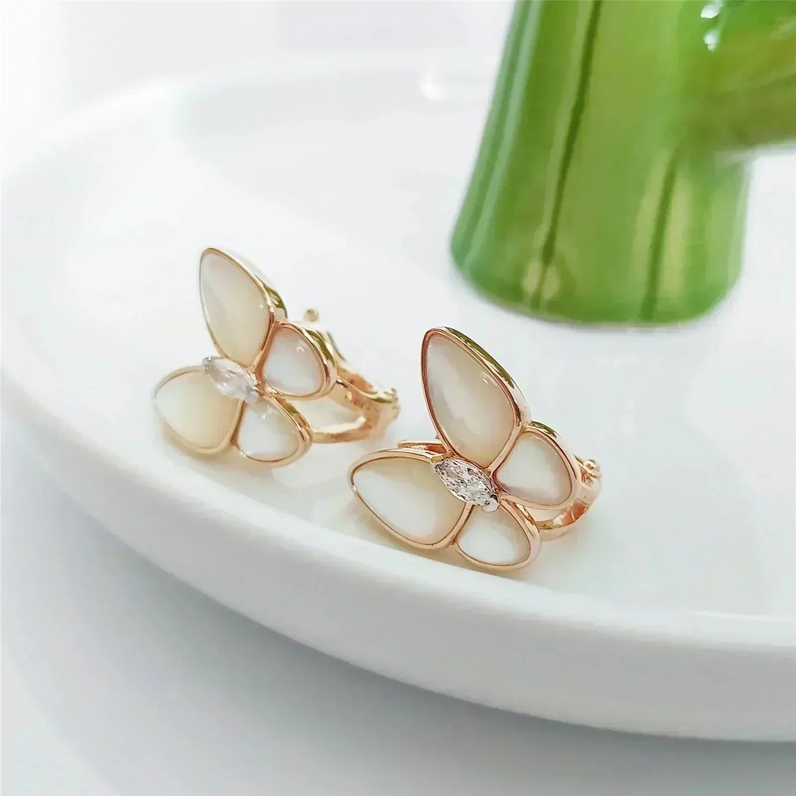 Lumi® Schmetterlings-Perlmutt-Diamantohrringe