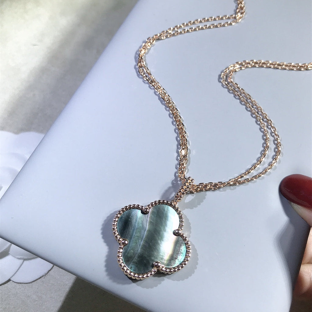 Lumi® CLOVER 25MM GOLD DARK MOP BIG CLOVER NECKLACE