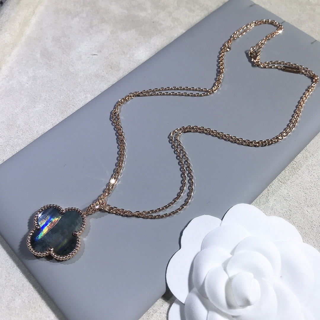 Lumi® CLOVER 25MM GOLD DARK MOP BIG CLOVER NECKLACE
