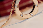 Lumi® LOVE Halskette, 16 mm, 6 Diamanten, Roségold