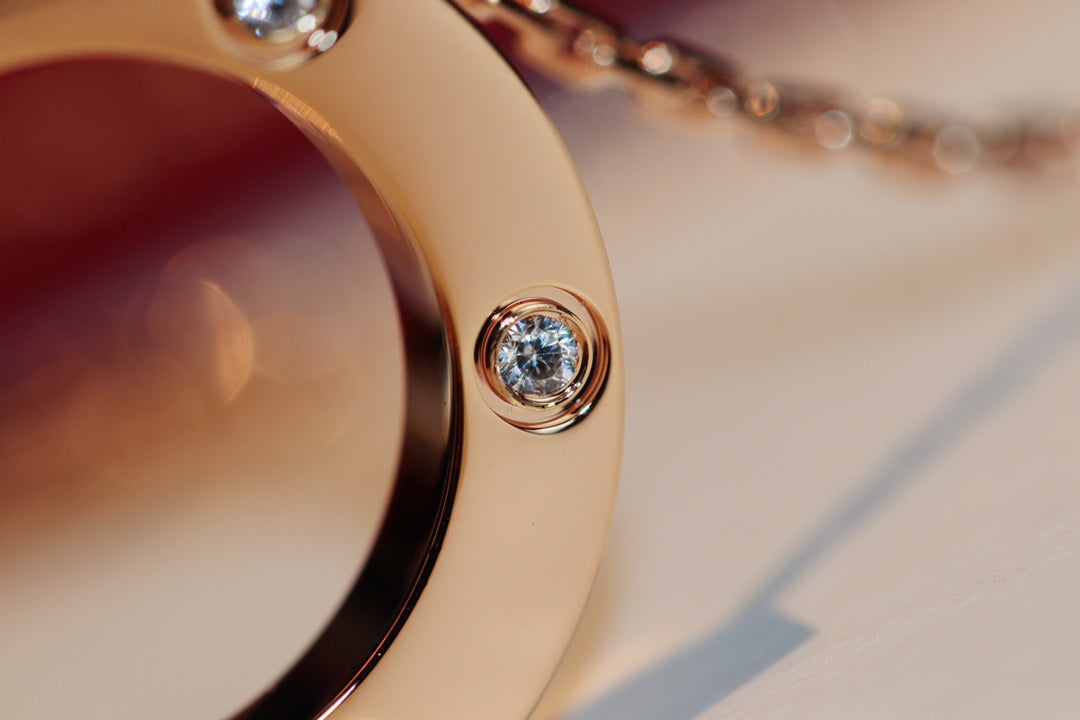 Lumi® LOVE Halskette, 16 mm, 6 Diamanten, Roségold