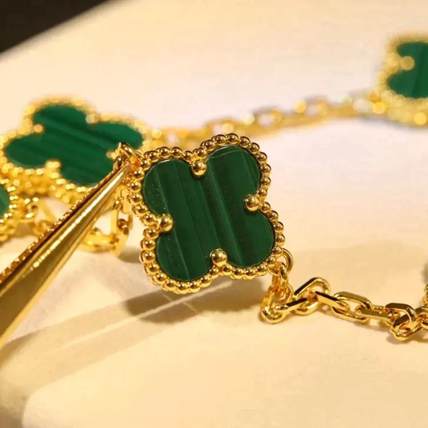 [Lumi] Neue Armbandkollektion „Clover 5 Motiv Malachit“