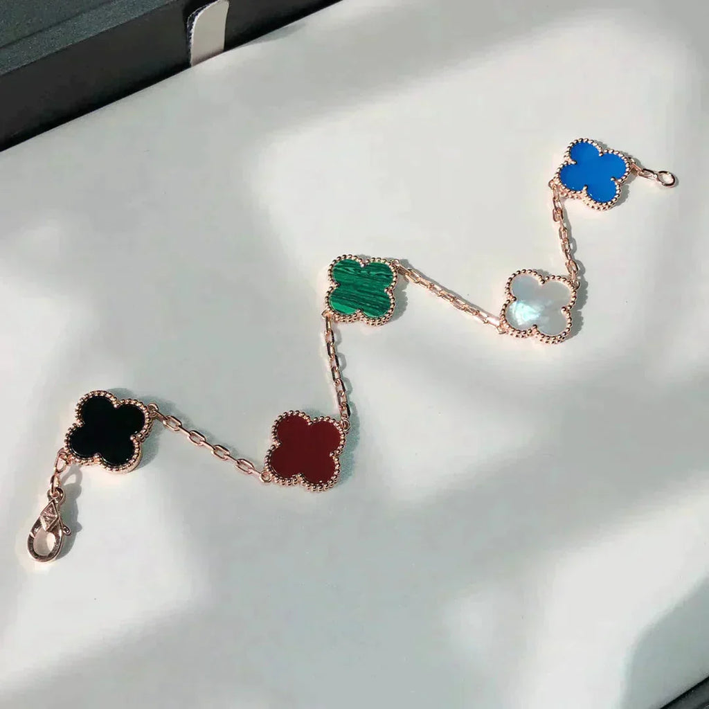 [Lumi]Neues mehrfarbiges Armband mit Kleeblattmotiven (5 Motive)