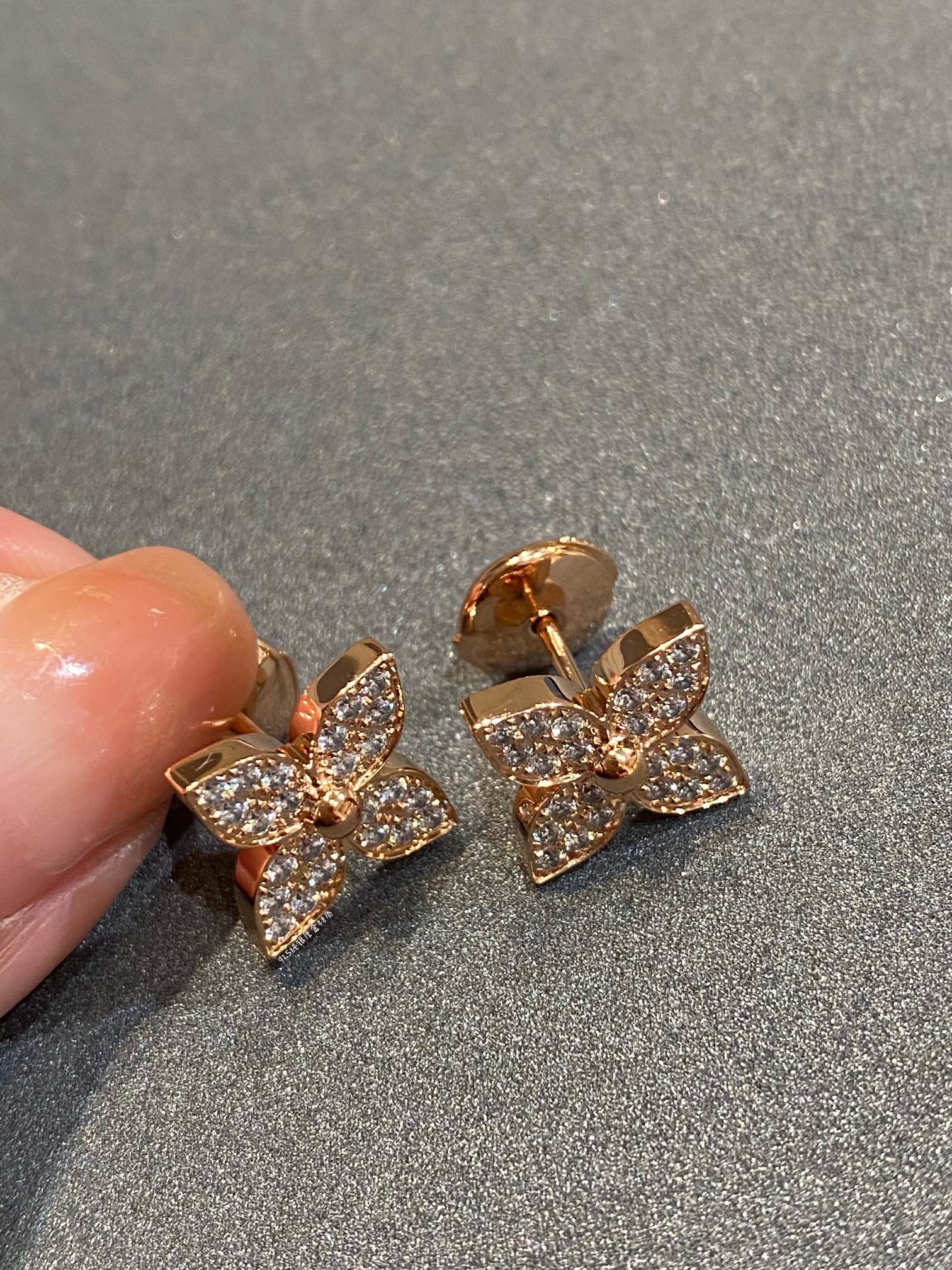¡®Lumi¡¯STAR DIAMOND EARRINGS