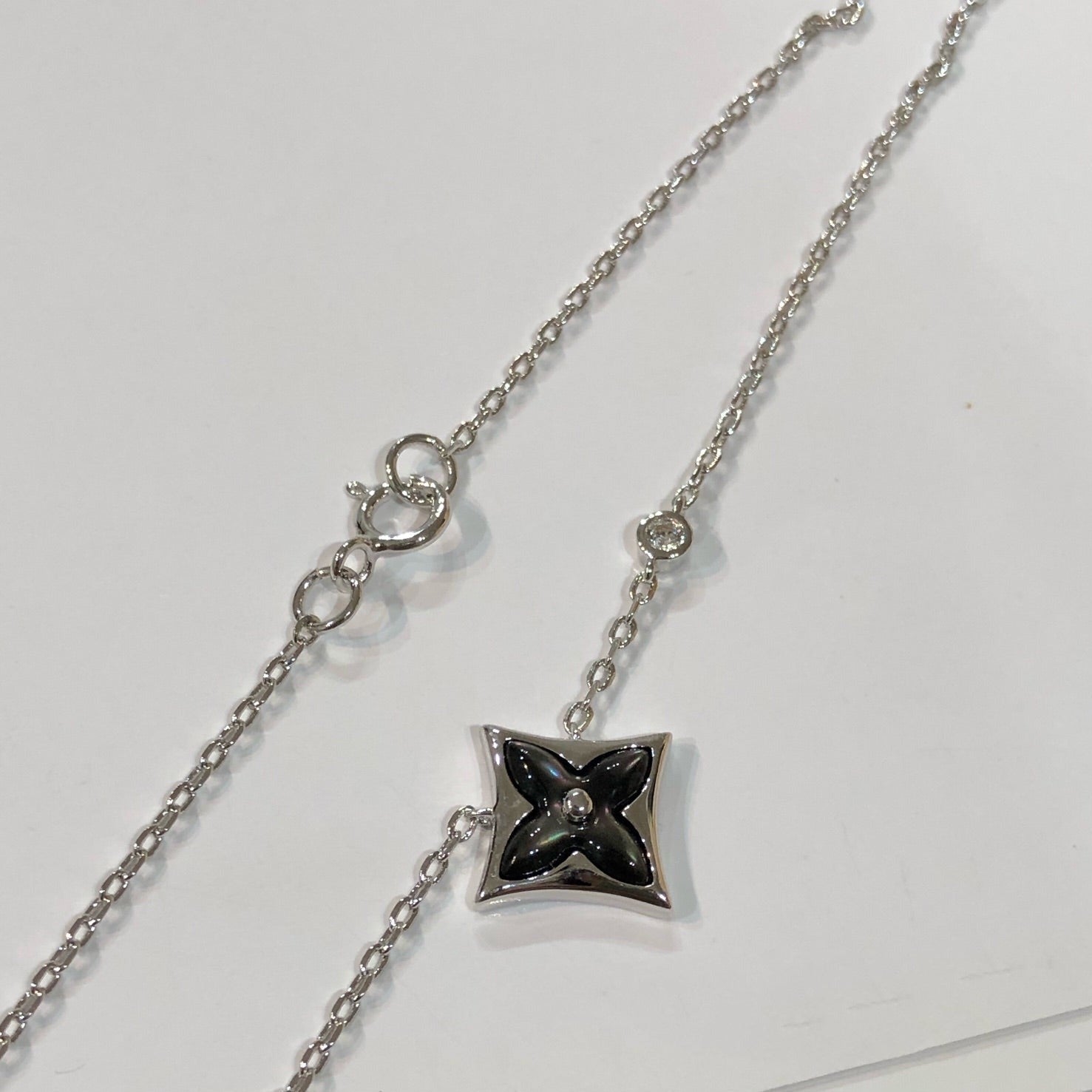 ¡®Lumi¡¯STAR BLACK MOP NECKLACE