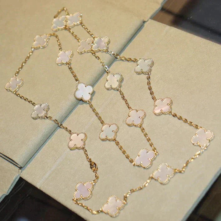 Lumi® Kleeblatt-Halskette mit 20 Motiven, weiß, mit Mopp-Motiven