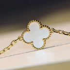Lumi® Kleeblatt-Halskette mit 20 Motiven, weiß, mit Mopp-Motiven
