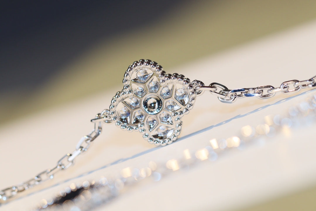 Lumi® CLOVER 20 MOTIVE ONYX DIAMOND SILVER