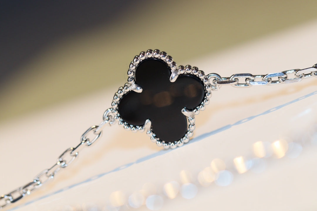 Lumi® CLOVER 20 MOTIVE ONYX DIAMOND SILVER