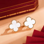 Lumi® CLOVER MEDIUM 1 MOTIFS WHITE MOP STUD EARRINGS