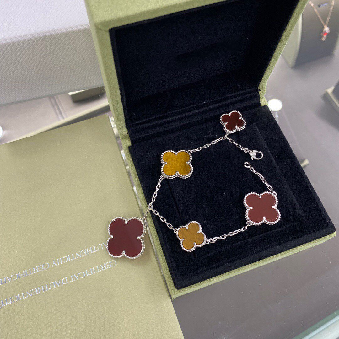 Lumi® CLOVER 5 MOTIFS SIVLER CARNELIAN TIGER EYE ARMBAND