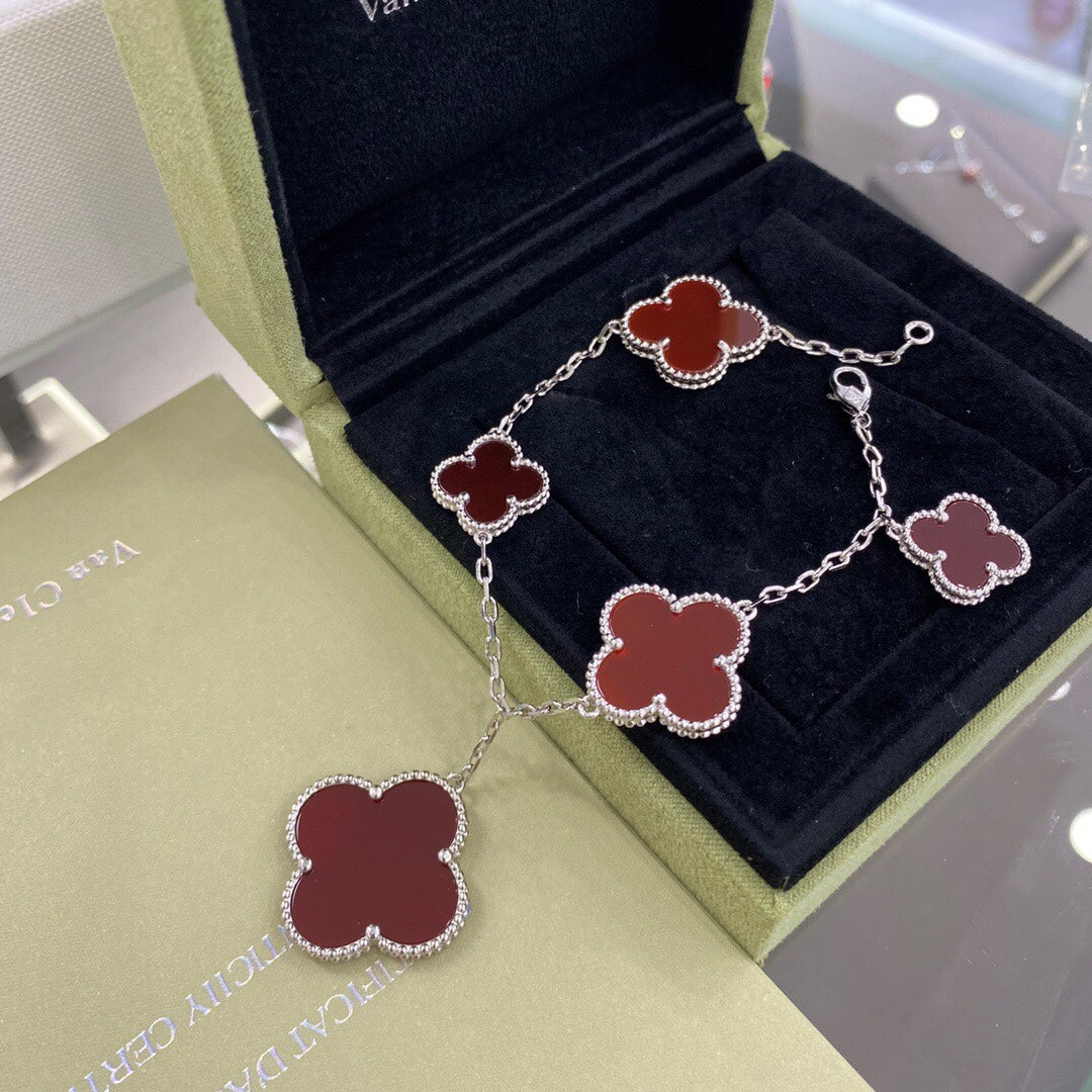 Lumi® CLOVER 5 MOTIFS SIVLER CARNELIAN ARMBAND