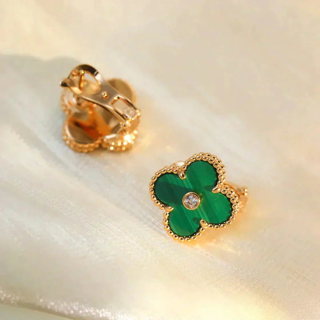 Lumi® CLOVER MEDIUM 1 MOTIFS MALACHITE DIAMOND EARRINGS