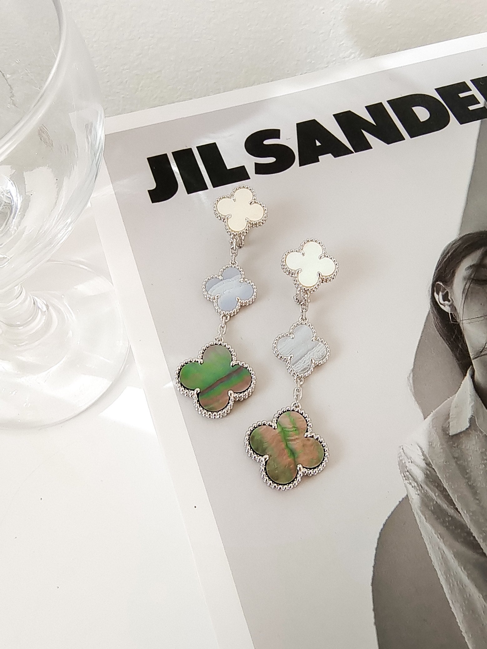 Lumi® CLOVER 3 MOTIFS CHALCEDONY DARK MOP SILVER EARRINGS