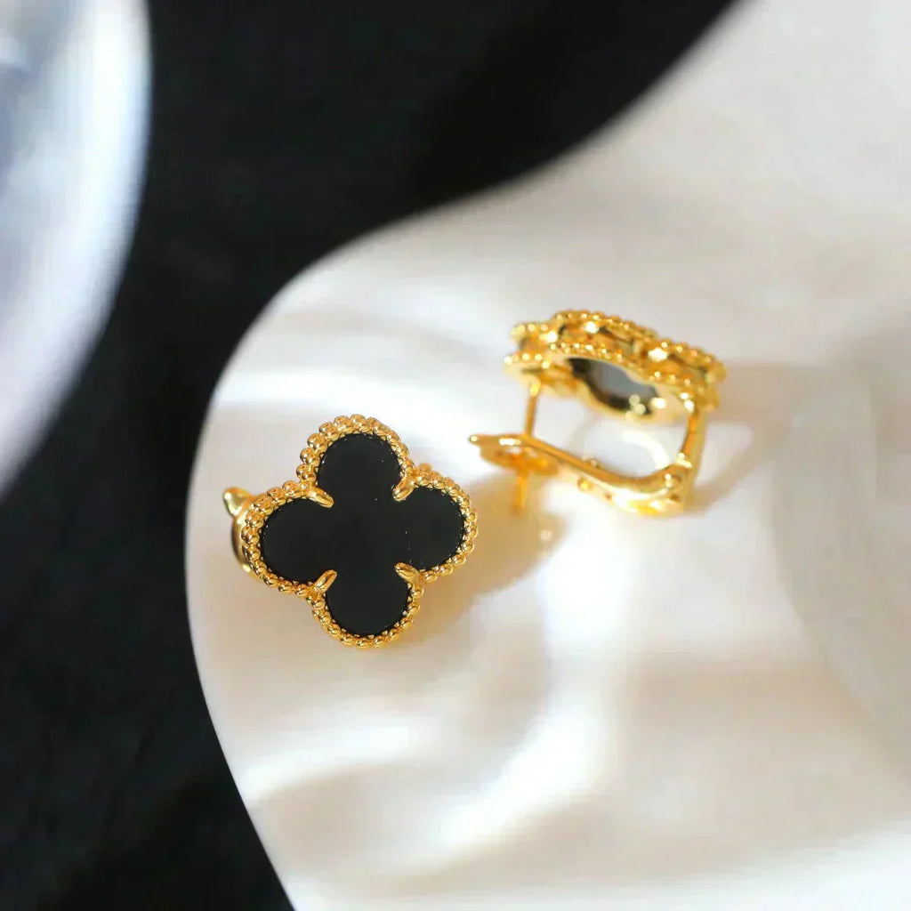 Lumi® CLOVER MEDIUM 1 MOTIFS ONYX STUD EARRINGS