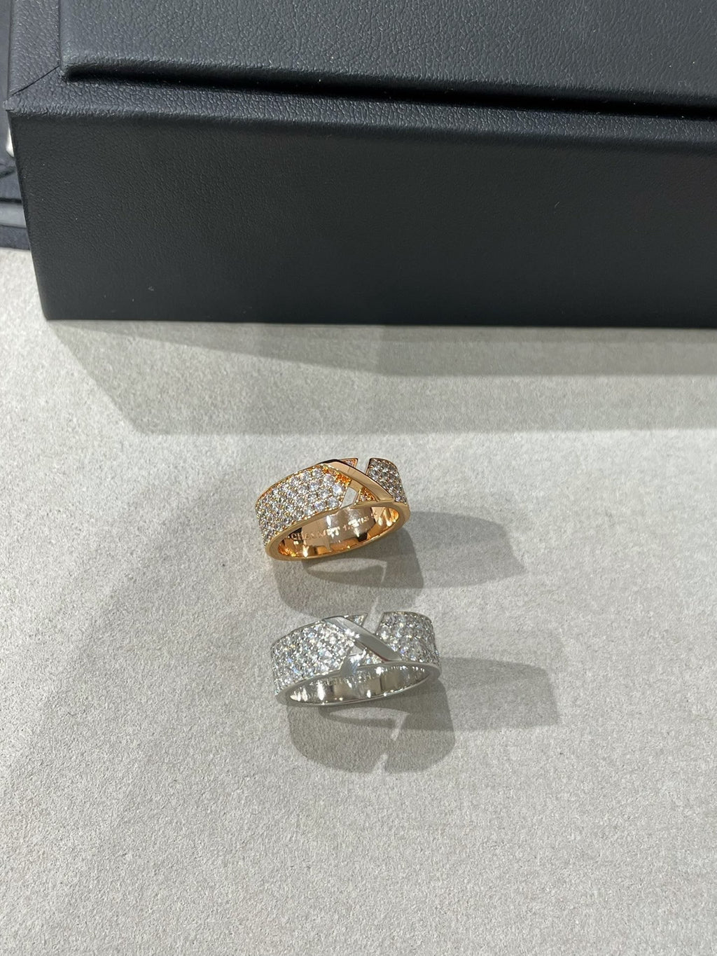 ¡®Lumi¡¯LIENS EVIDENCE DIAMANT-PAVED-RING