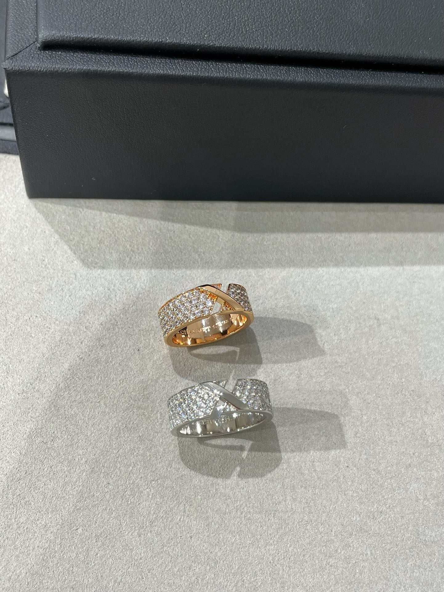 ¡®Lumi¡¯LIENS EVIDENCE  DIAMOND PAVED RING