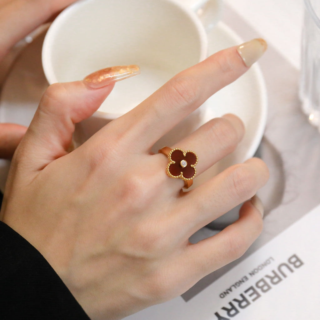 Lumi® CLOVER CARNELIAN RING ROSE GOLD DIAMOND