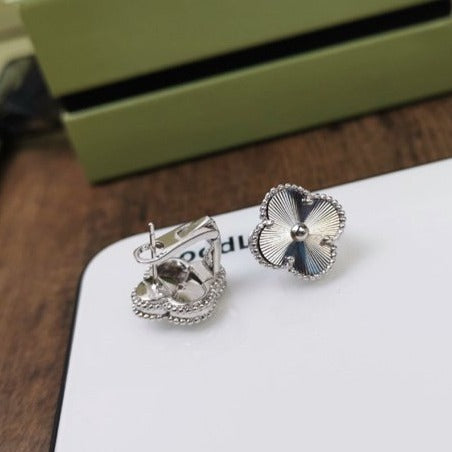 ¡®Lumi¡¯CLOVER MEDIUM STUD EARRINGS