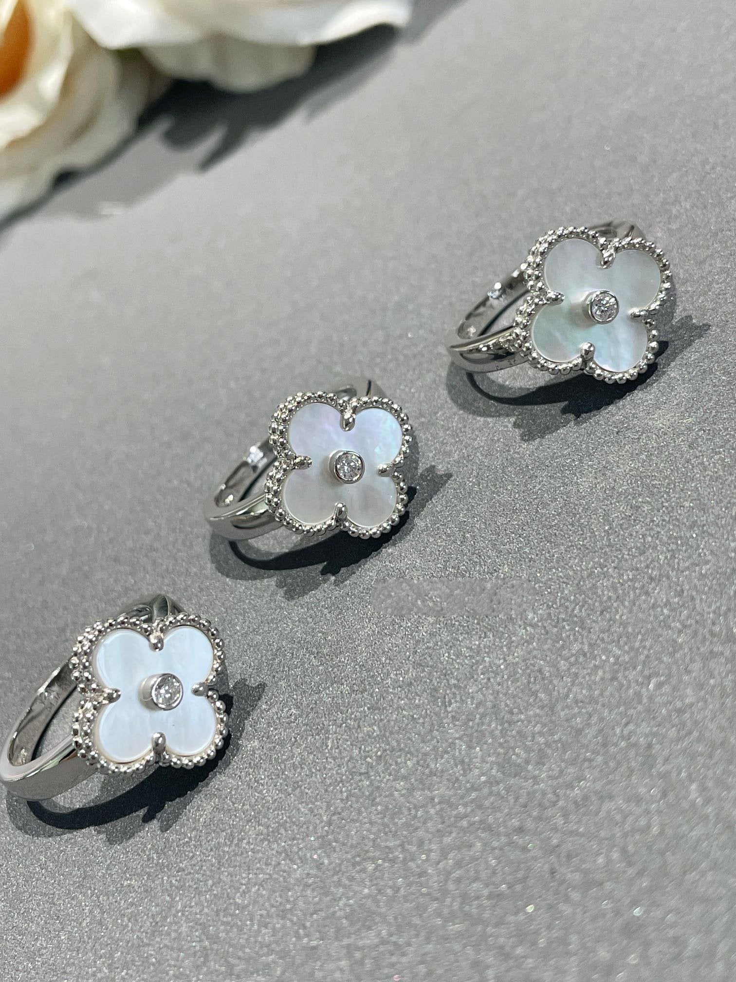 Lumi® CLOVER SILBER-PERLMUTT-DIAMANTRING