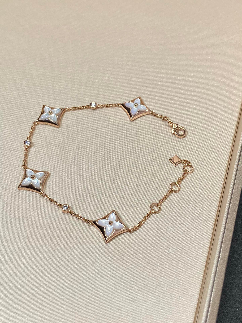 Lumi® STAR 4 MOTIF MOP DIAMOND PINK GOLD ARMBAND