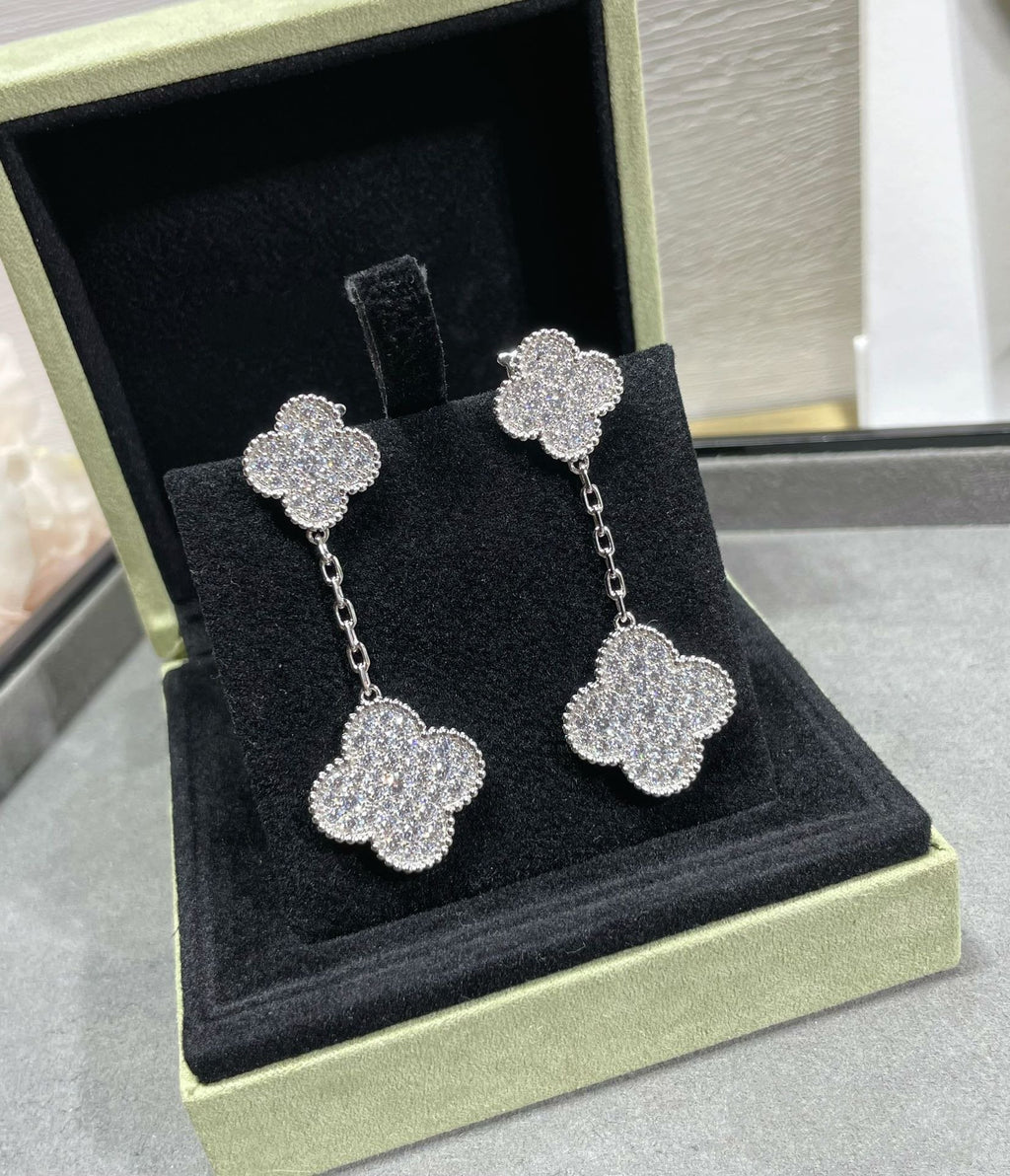 Lumi® KLEE-OHRRINGE MIT 2 MOTIVEN, DIAMANTENBEFESTIGT