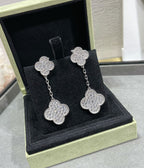 Lumi® KLEE-OHRRINGE MIT 2 MOTIVEN, DIAMANTENBEFESTIGT