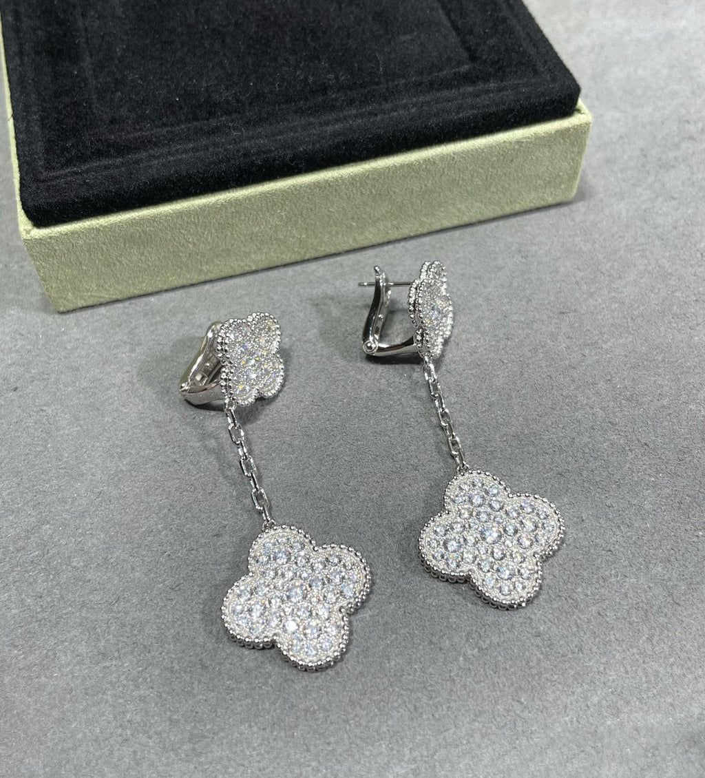 Lumi® KLEE-OHRRINGE MIT 2 MOTIVEN, DIAMANTENBEFESTIGT