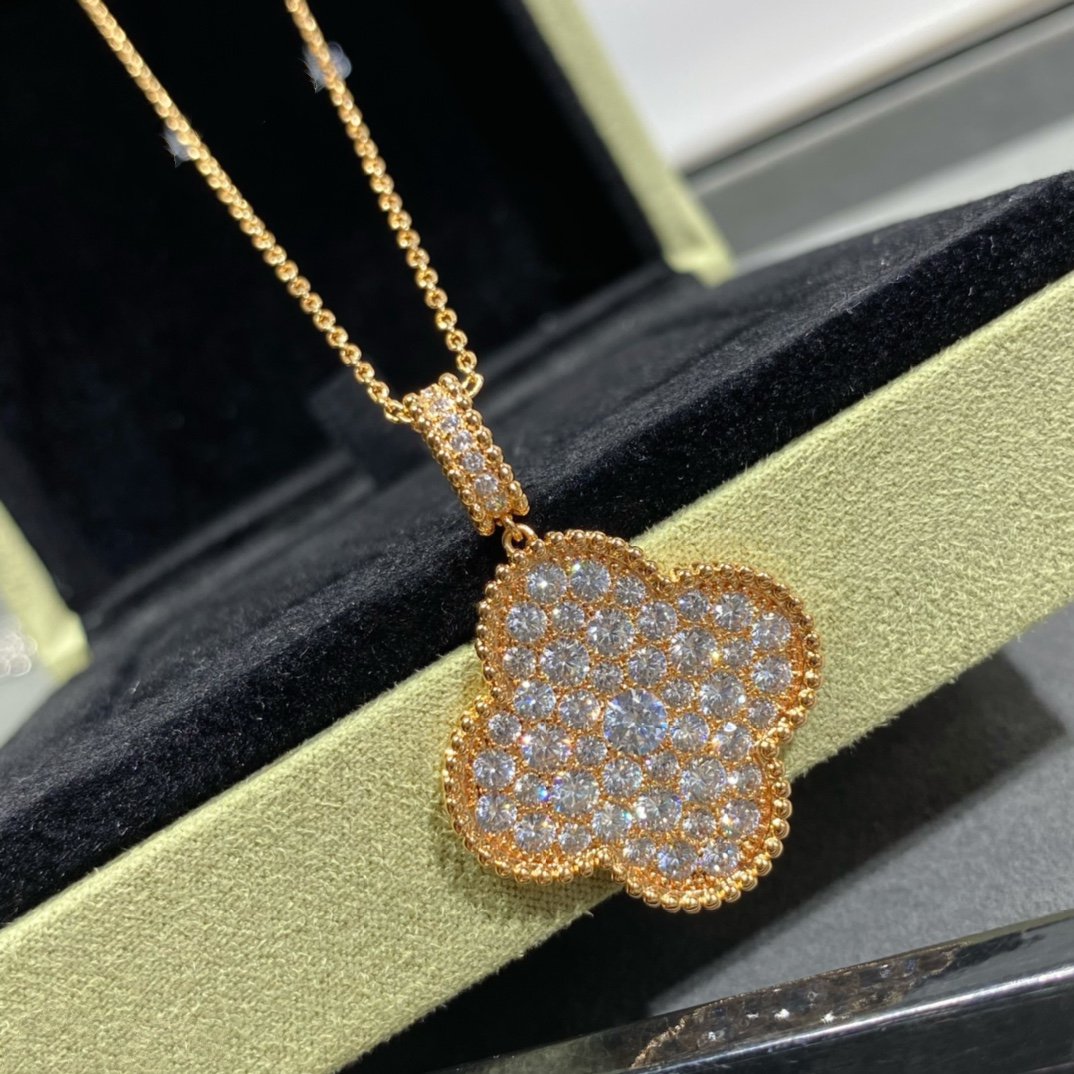 Lumi® CLOVER 25MM GROSSER ANHÄNGER MIT DIAMANTENBESETZUNG, LANGE KETTE