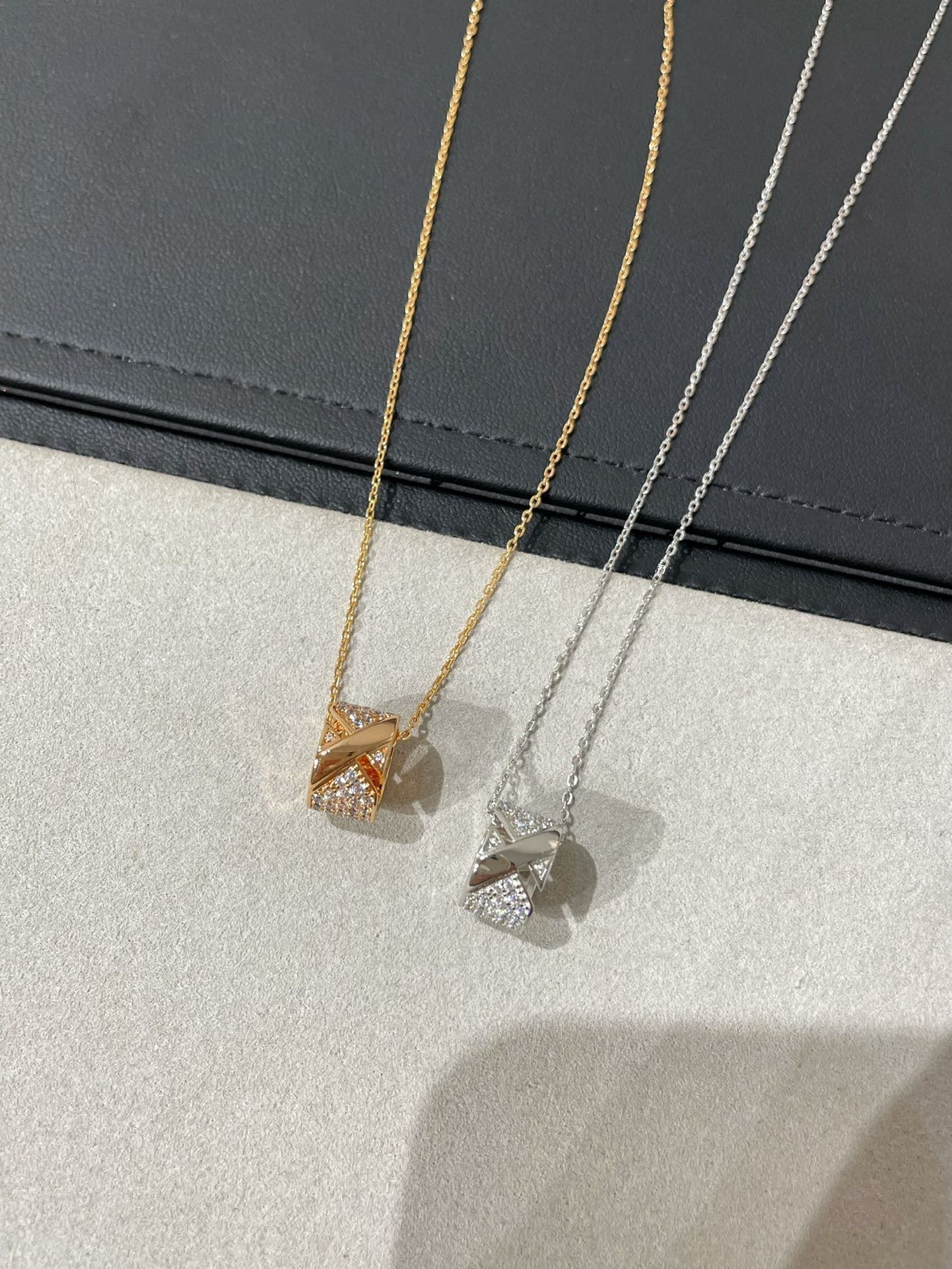 ¡®Lumi¡¯LIENS EVIDENCE DIAMOND PAVED NECKLACE
