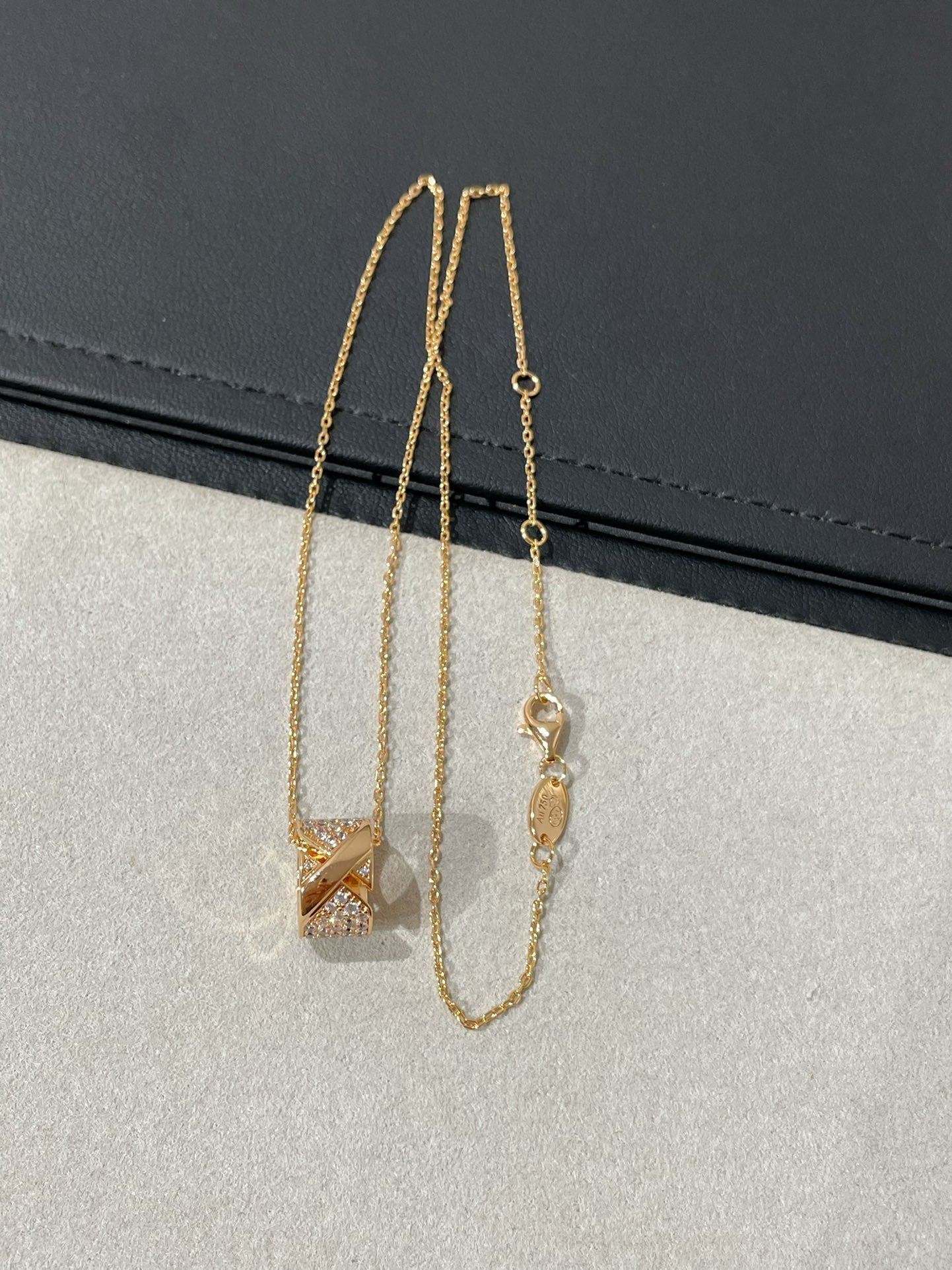 ¡®Lumi¡¯LIENS EVIDENCE DIAMOND PAVED NECKLACE