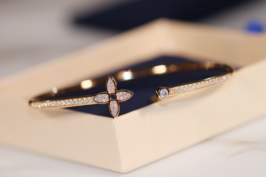 ¡®Lumi¡¯IDYLLE GOLD OPEN BRACELET DIAMOND PAVED