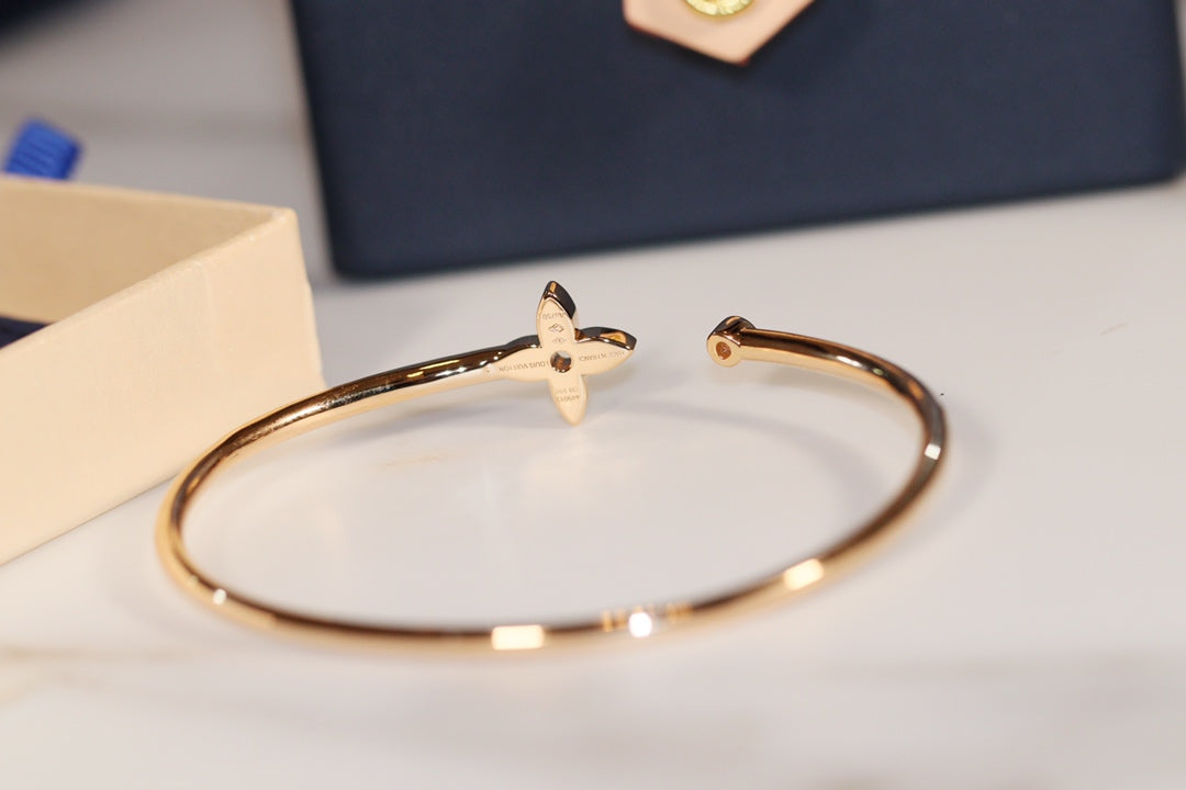Lumi IDYLLE GOLD OFFENES ARMBAND MIT DIAMANTENBESETZUNG