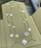 Lumi® Kleeblatt-Halskette mit 16 Motiven, weiß, mit Perlmutt- und Goldmuster