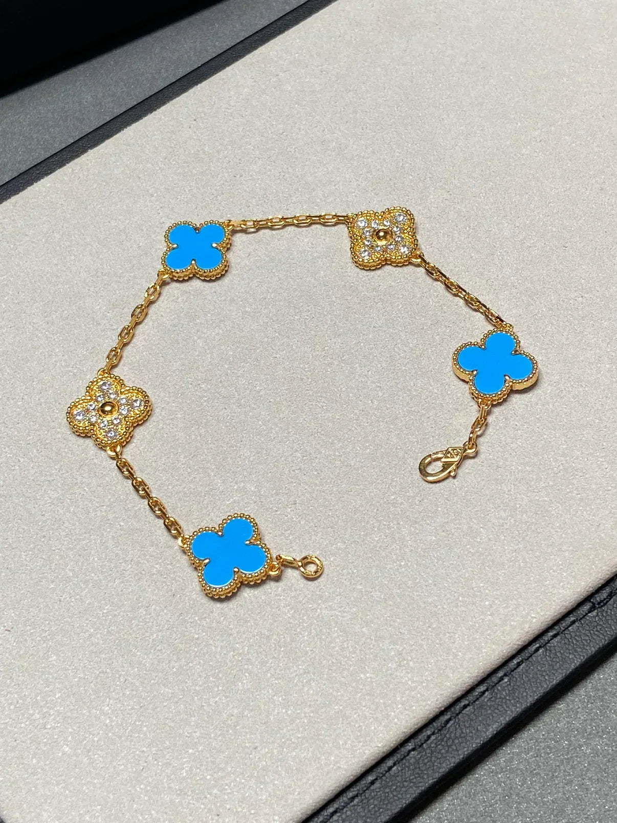 [Lumi] Neue Armbandkollektion „Clover 5 Motif Blue Agate“