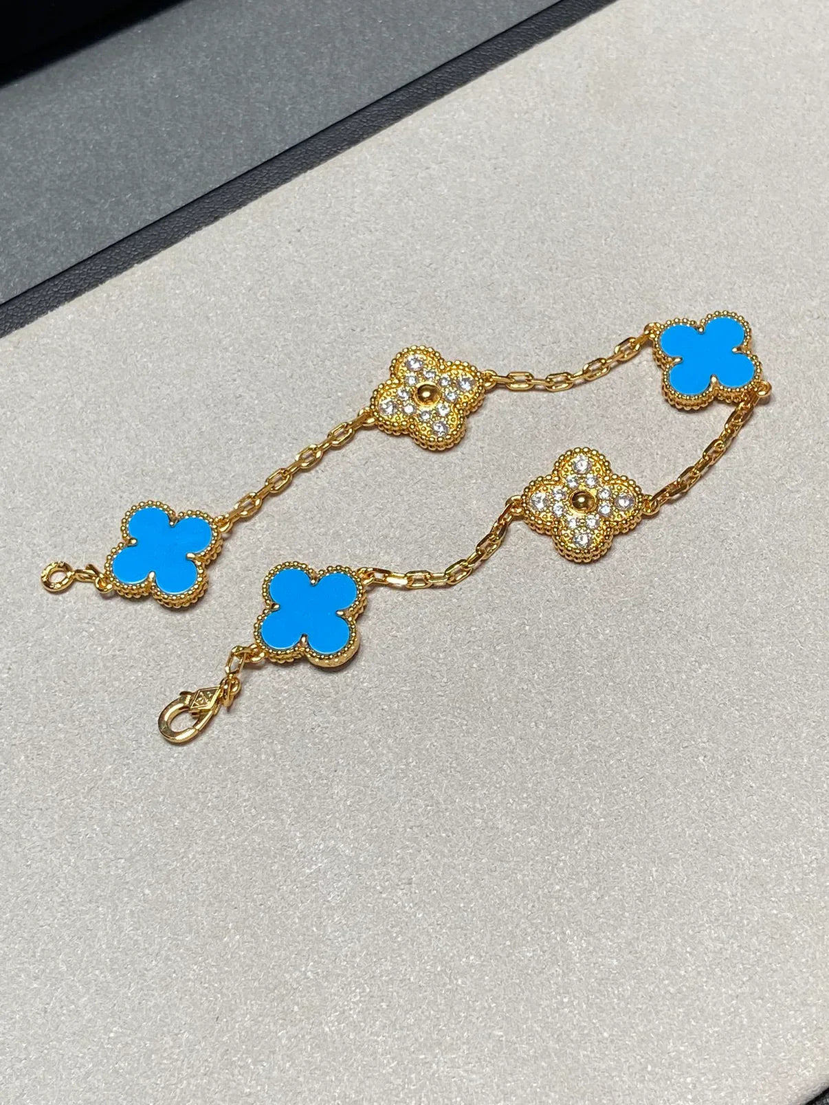 [Lumi] Neue Armbandkollektion „Clover 5 Motif Blue Agate“