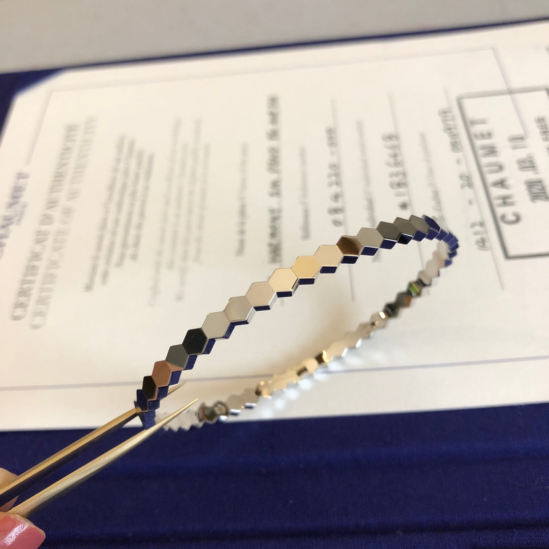 ¡®Lumi¡¯BEE LOVE BRACELET