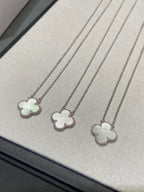 ¡®Lumi¡¯CLOVER MEDIUM SILBERWEISSE MOP-KETTE 