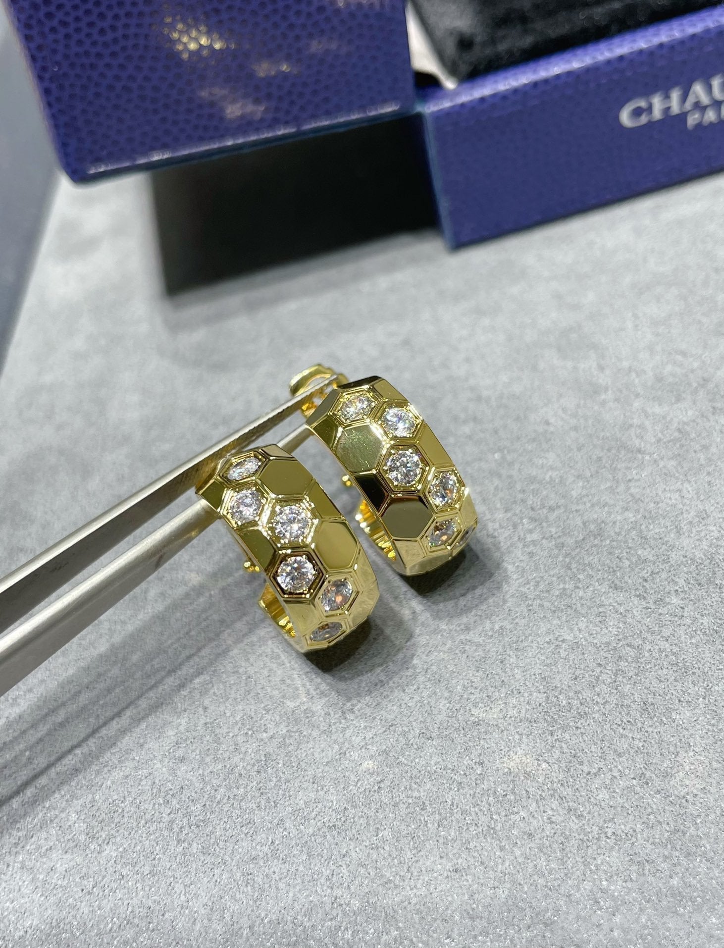 ¡®Lumi¡¯BEE LOVE DIAMOND HOOP EARRINGS