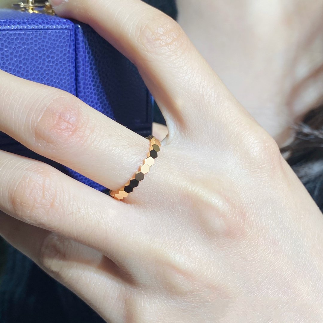 ¡®Lumi¡¯BEE LOVE SMALL RING