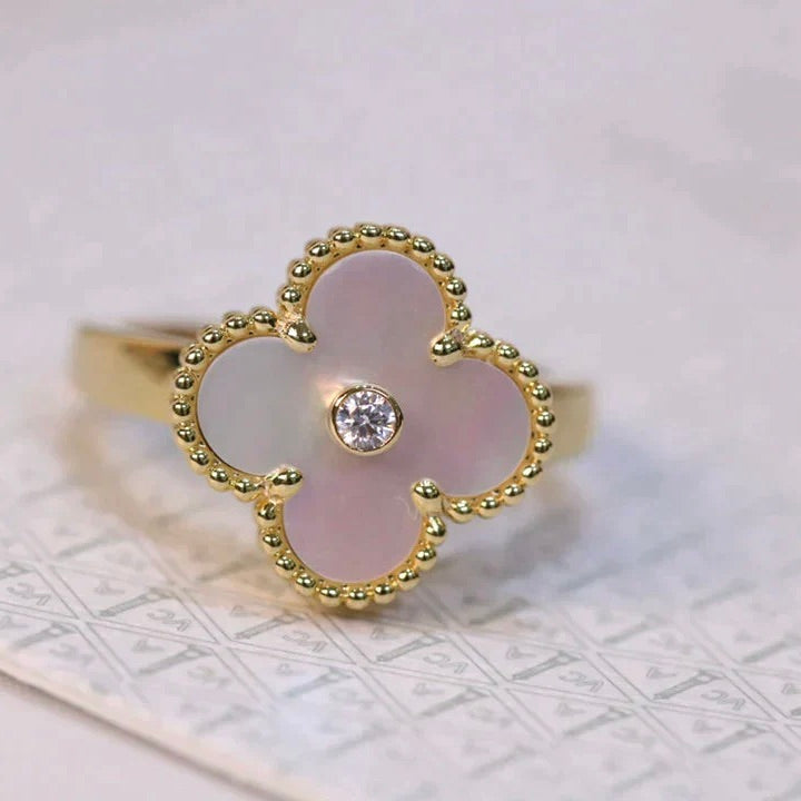 Lumi® CLOVER PINK MOP RING GOLD DIAMOND