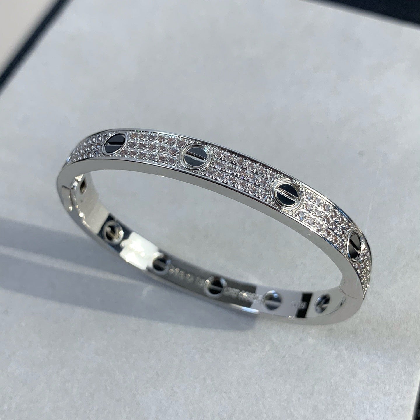 Lumi's LOVE Armband, 6,1 mm, diamantbesetzte Keramik