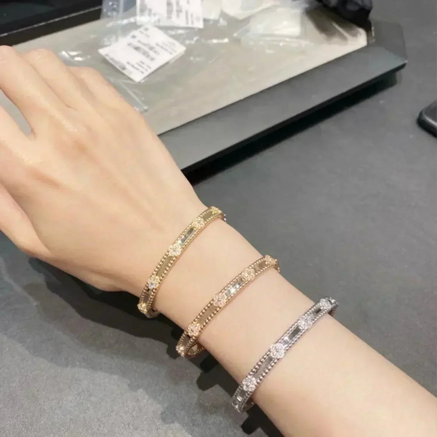 Lumi® Kleeblatt-Armband mit 4 mm Diamanten