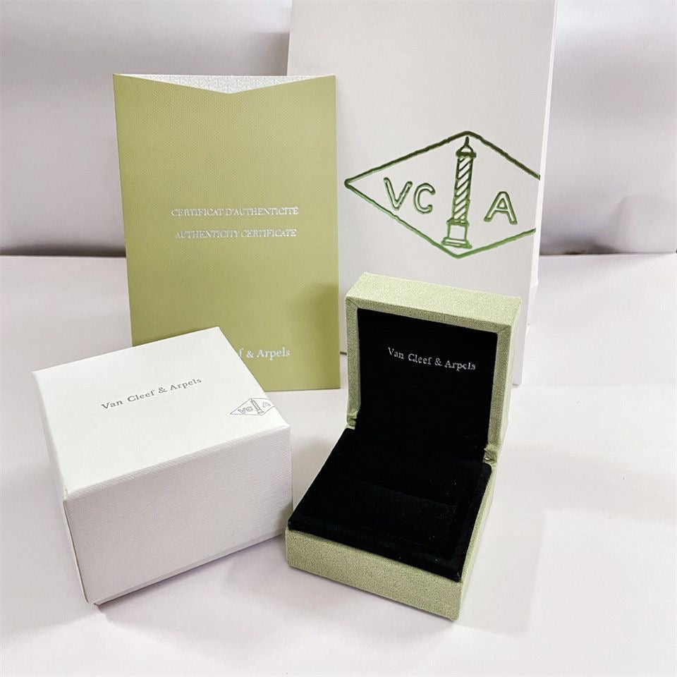 ¡®Lumi¡¯VA CLOVER BRACELET NECKLACE RING BOX GIFT BAG
