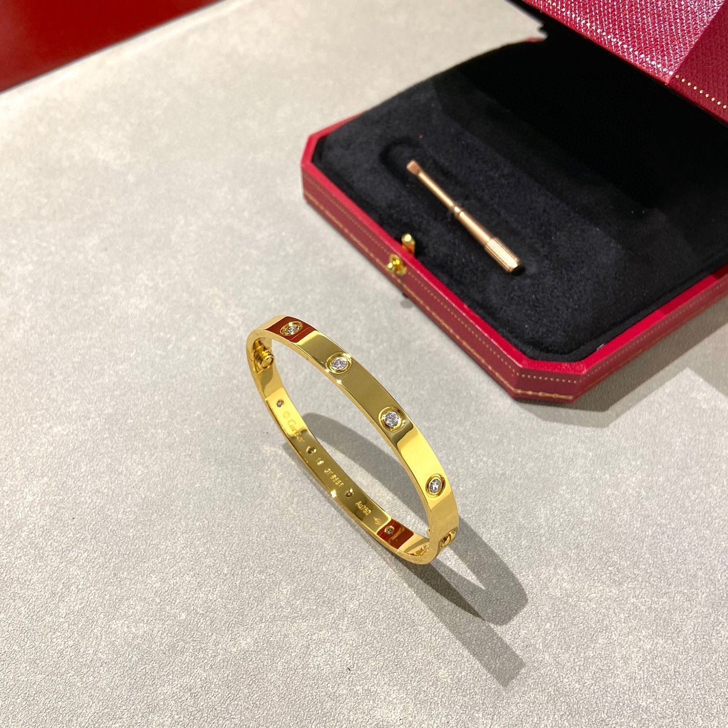 ¡®Lumi¡¯LOVE BRACELET 6.1MM 10 DIAMONDS