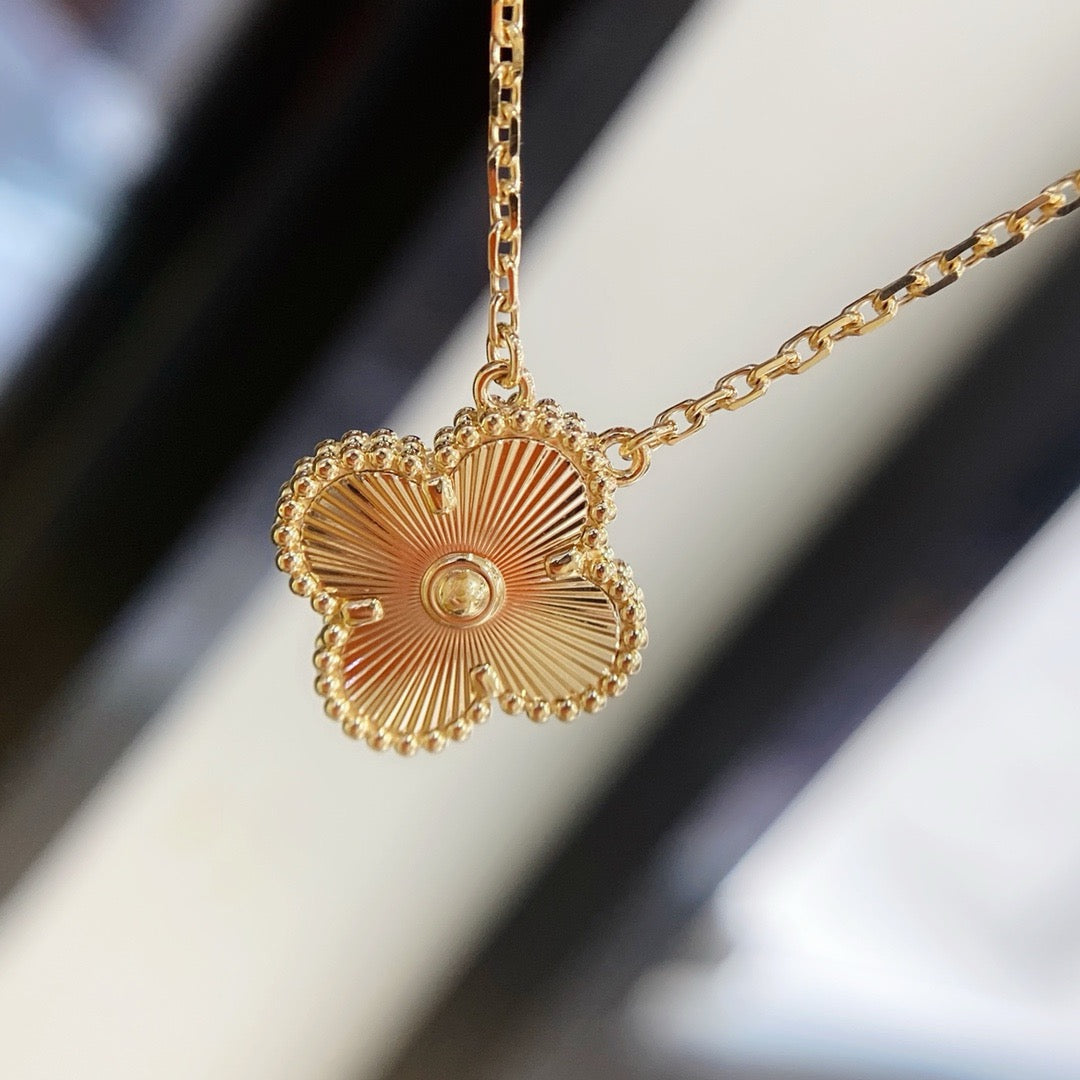 ¡®Lumi¡¯CLOVER 15MM LASER NECKLACE