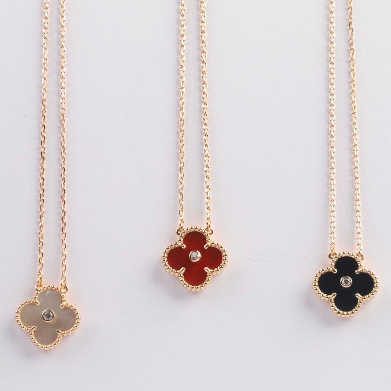 Lumi® CLOVER 15MM DIAMANT-KARNELIANSHALSKETTE